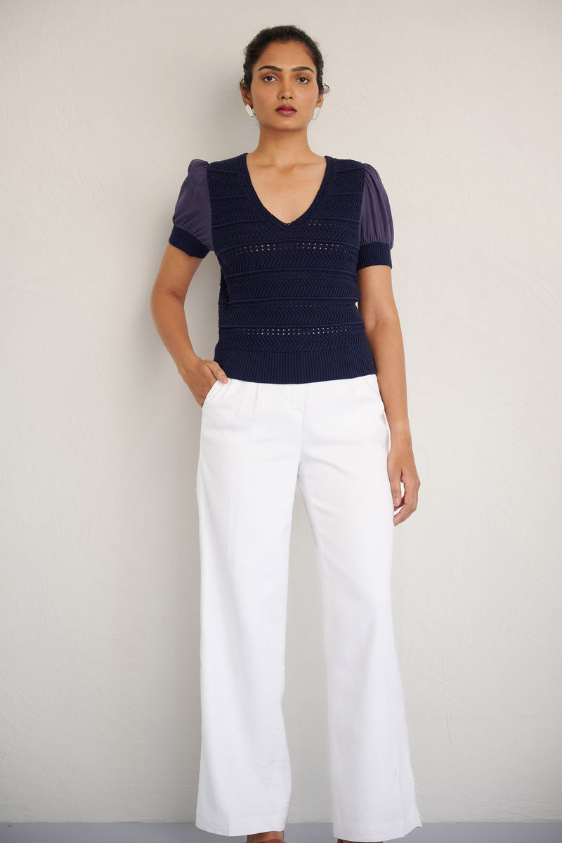 Patti V-Neck Oxford