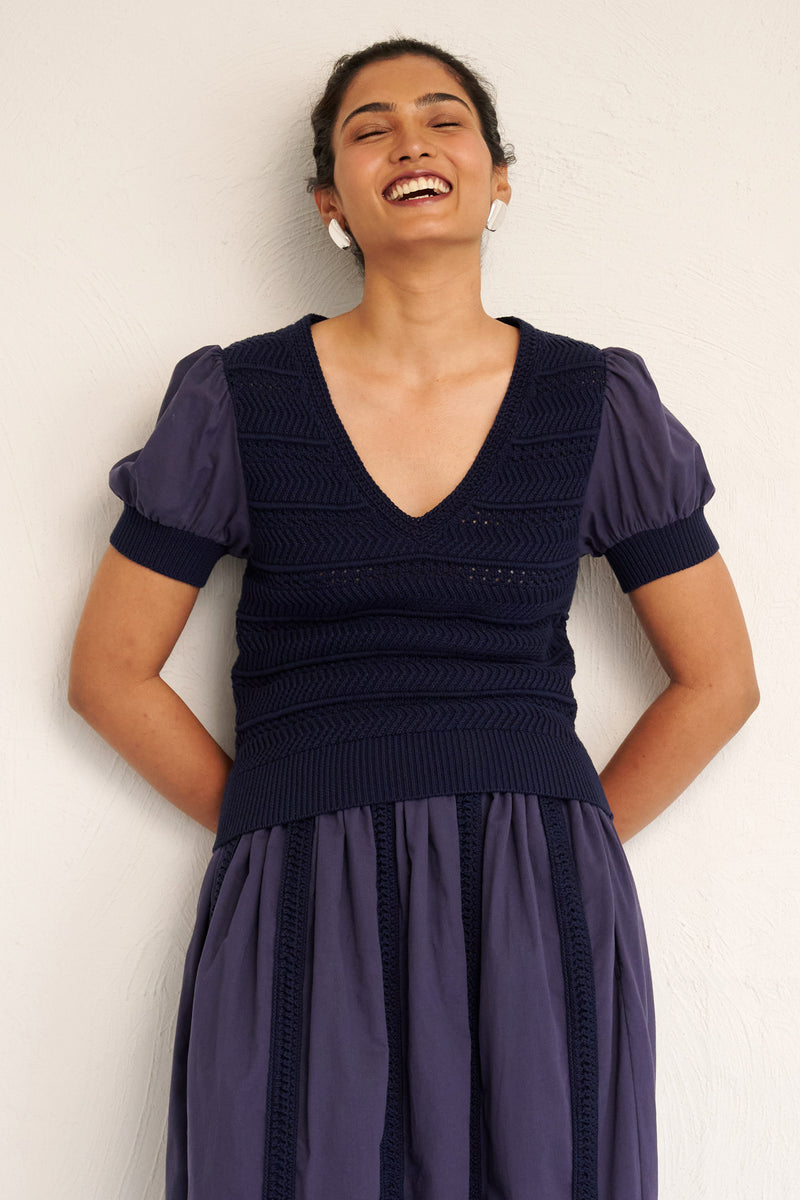 Patti V-Neck Oxford